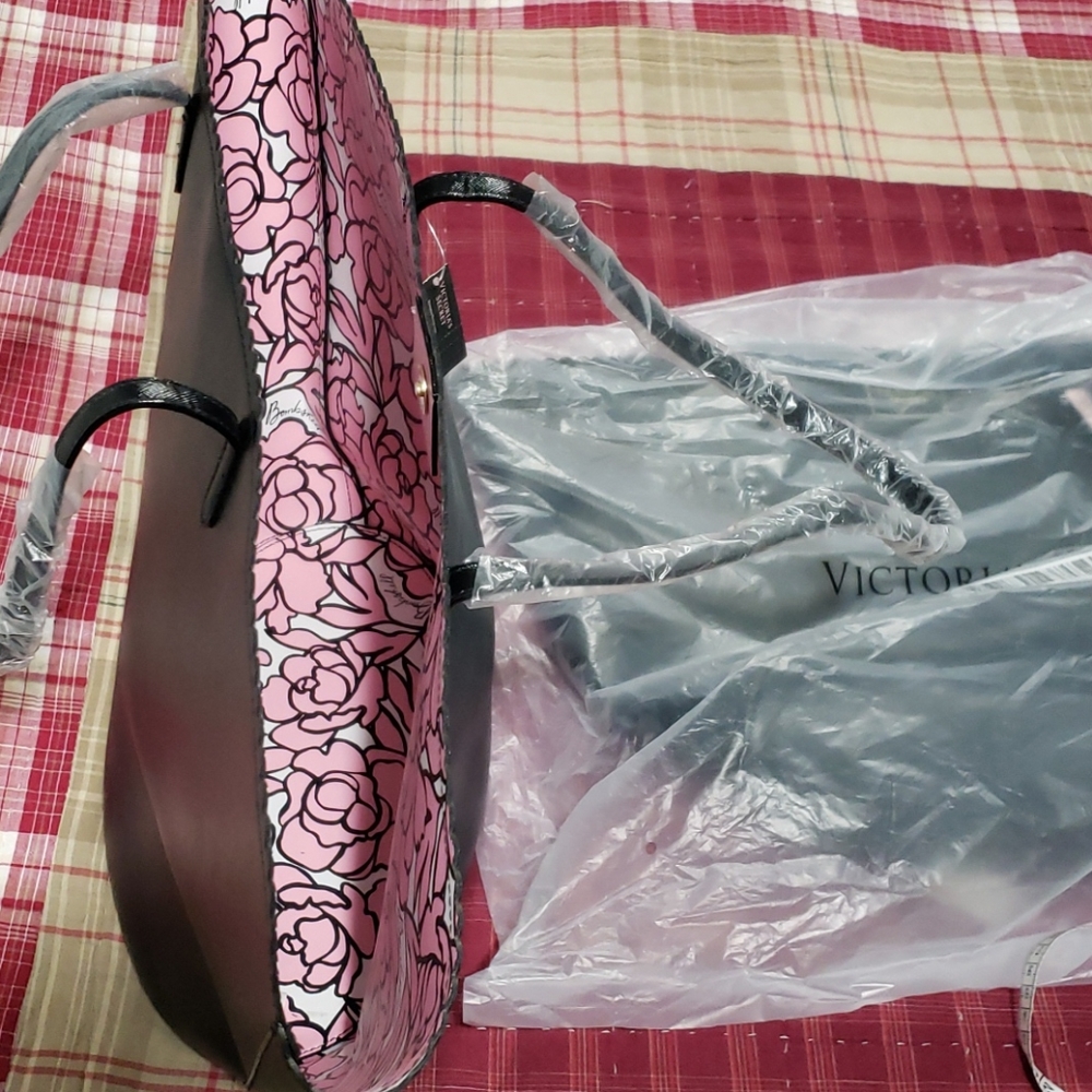 VICTORIA'S SECRET LARGE blk TOTE 13x22x12 - Picture 6 of 8